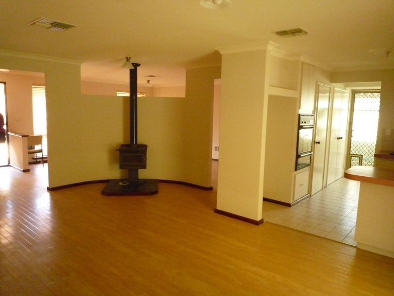 4b Wanbi Place, Greenfields WA 6210