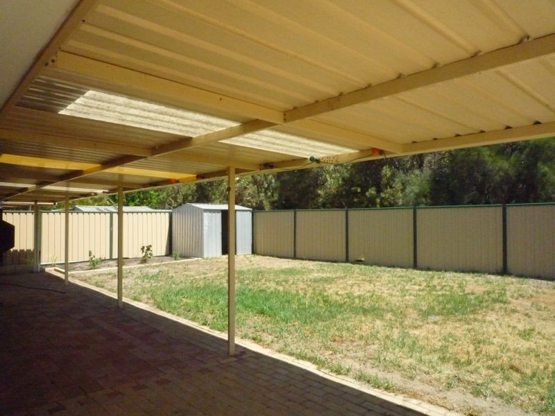 4b Wanbi Place, Greenfields WA 6210