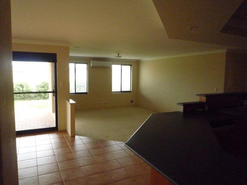 10 Addingham Boulevard, Madora Bay WA 6210