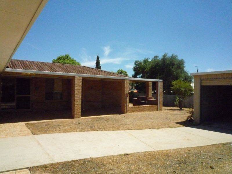 61 Portmarnock Circle, Halls Head WA 6210