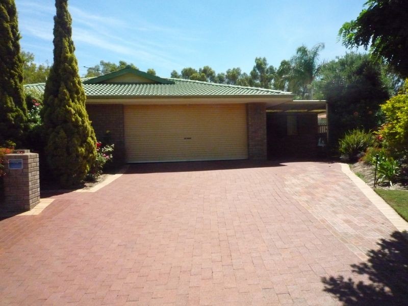 4 Dale Place, Halls Head WA 6210