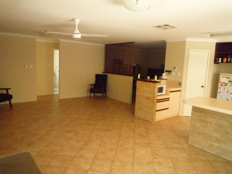 21 Abbotswood Parkway, Mandurah WA 6210