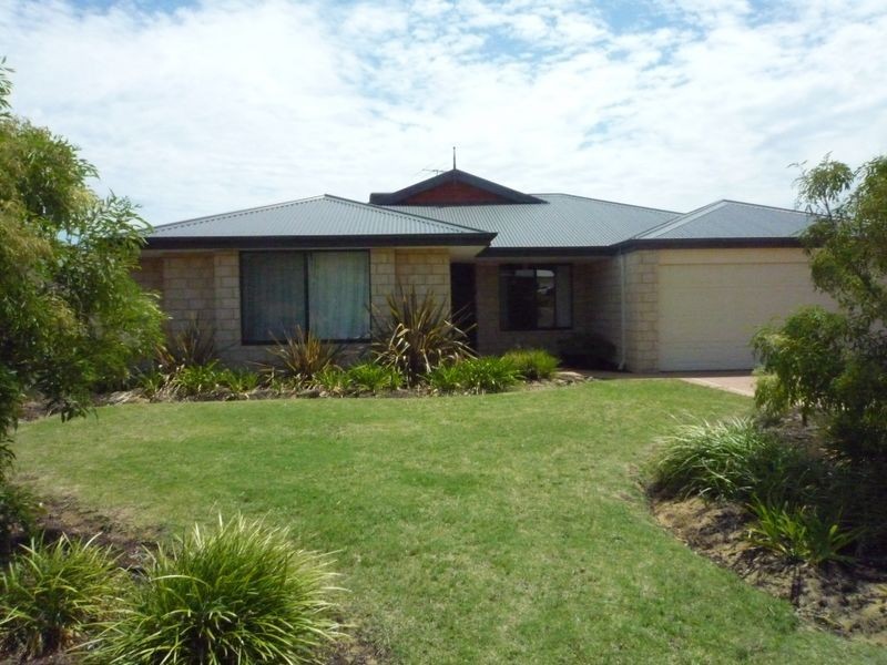 17 Waratah Circle, Halls Head WA 6210