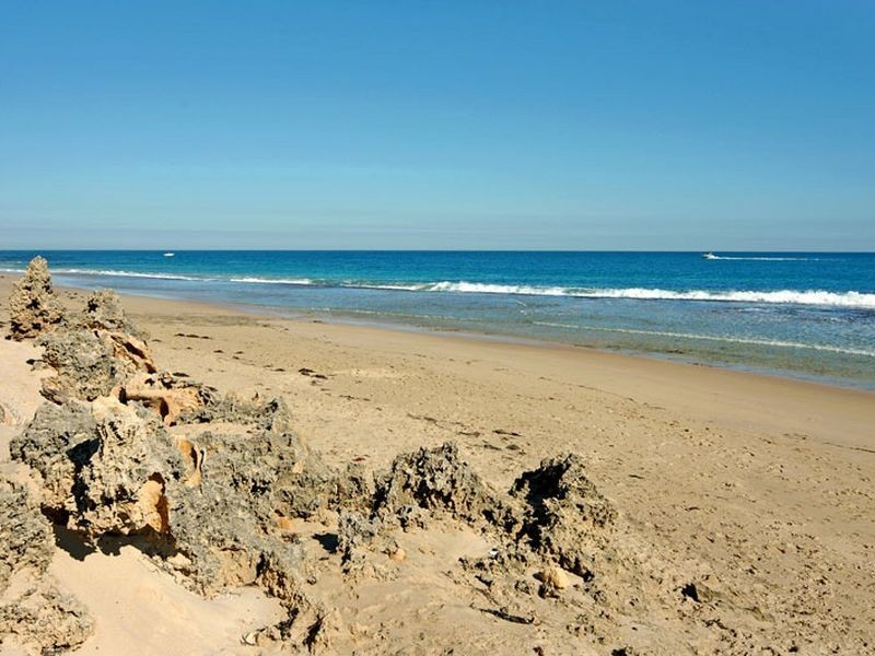 17 Waratah Circle, Halls Head WA 6210