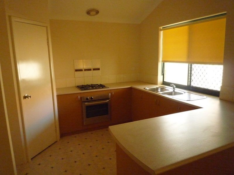 1/8 Moat Street, Mandurah WA 6210