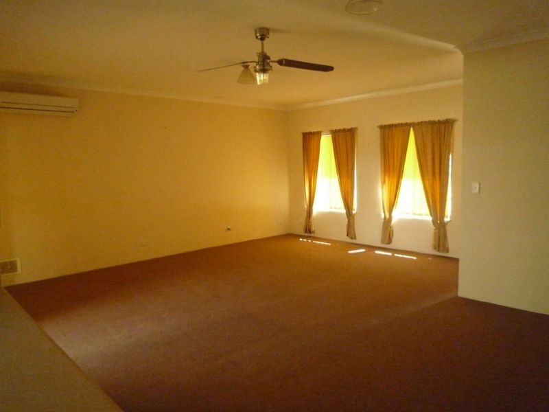 1/8 Moat Street, Mandurah WA 6210