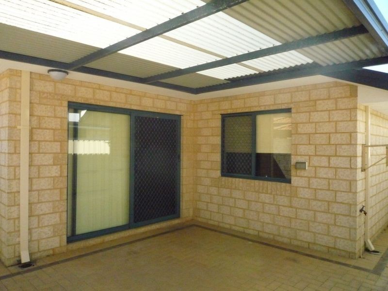 1/8 Moat Street, Mandurah WA 6210