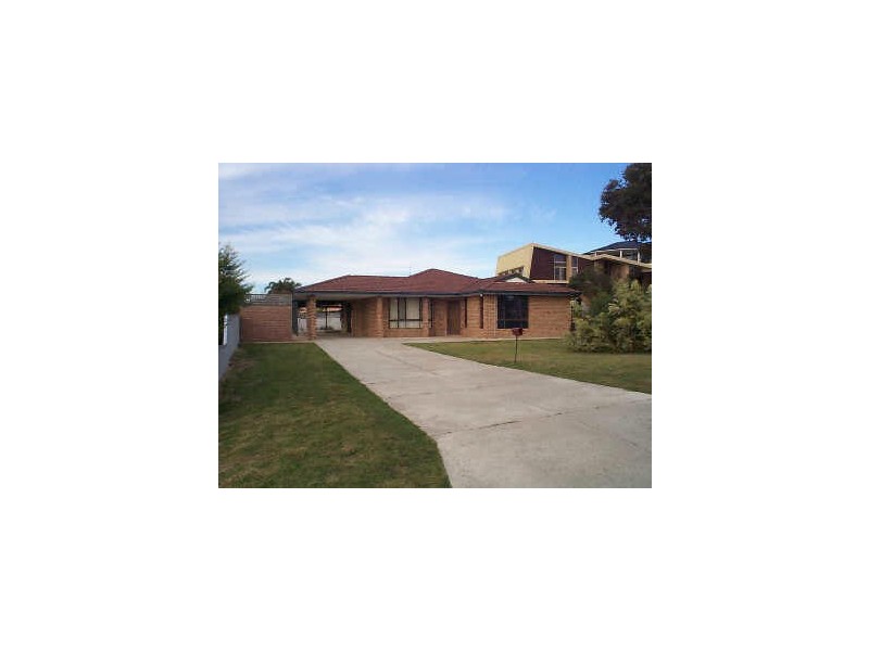 9 Barkley Place, Halls Head WA 6210
