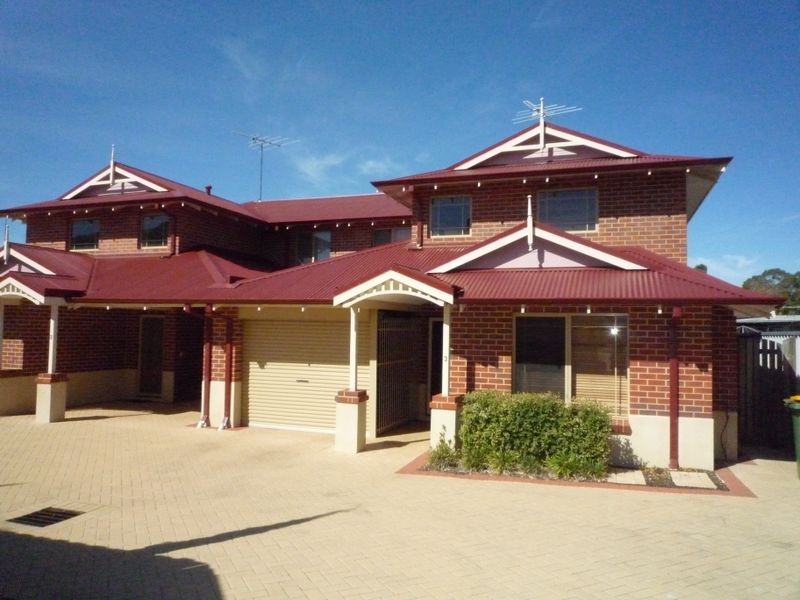 3/3 First Avenue, Mandurah WA 6210