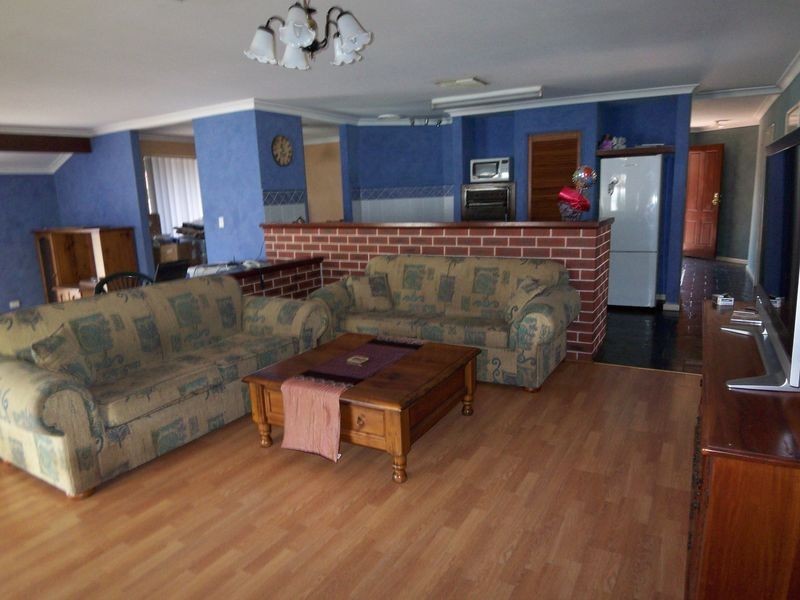 6 Winnipeg Court, Greenfields WA 6210