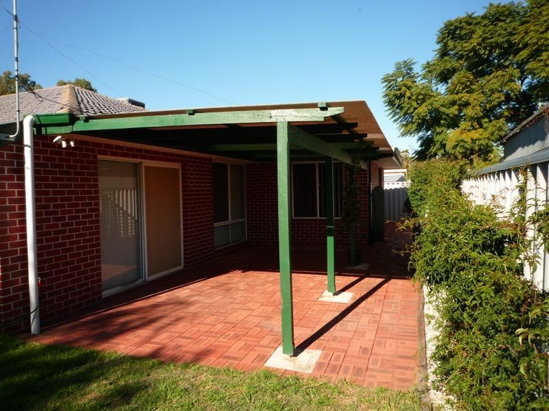 6 Winnipeg Court, Greenfields WA 6210