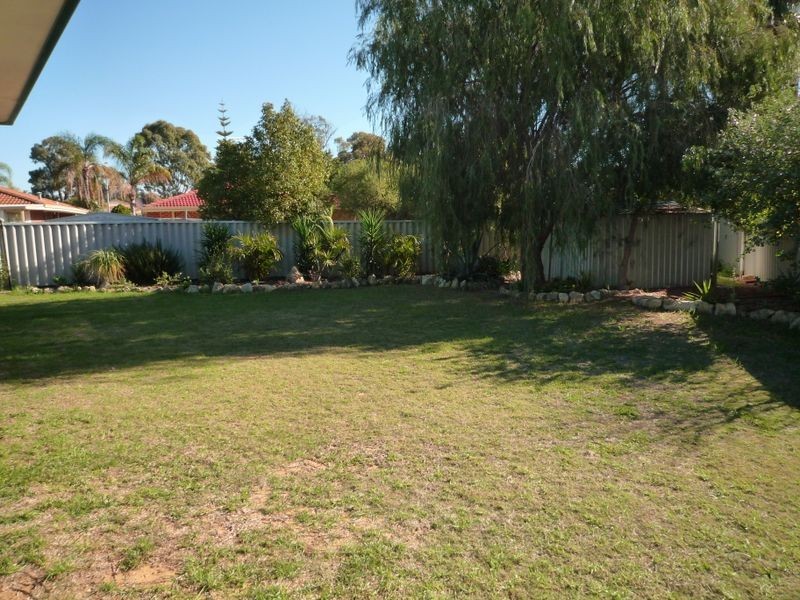 6 Winnipeg Court, Greenfields WA 6210