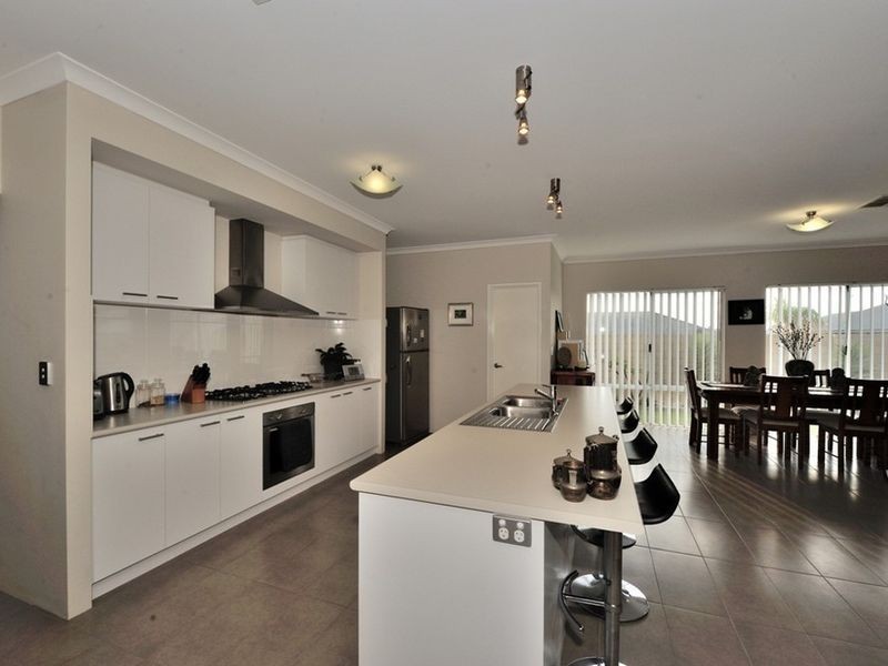 18 Adriana Way, Halls Head WA 6210