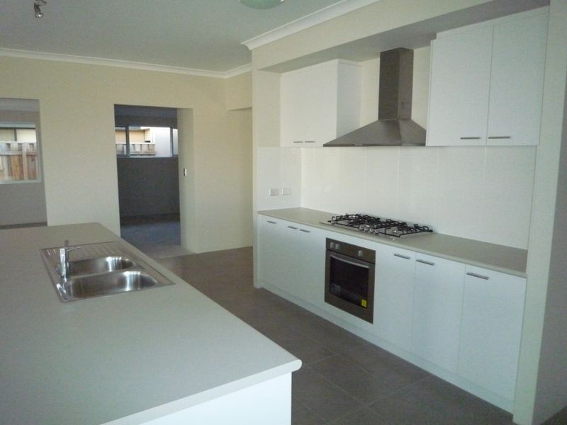 18 Adriana Way, Halls Head WA 6210