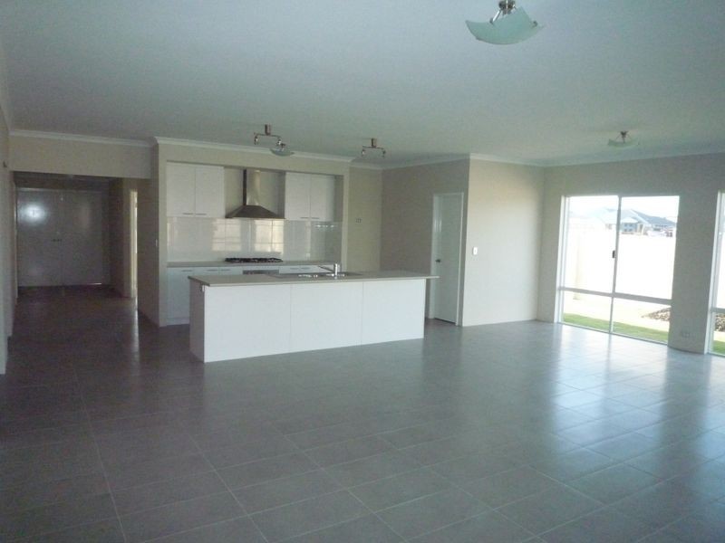18 Adriana Way, Halls Head WA 6210
