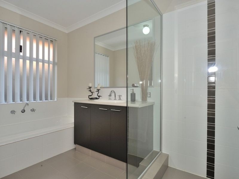 18 Adriana Way, Halls Head WA 6210