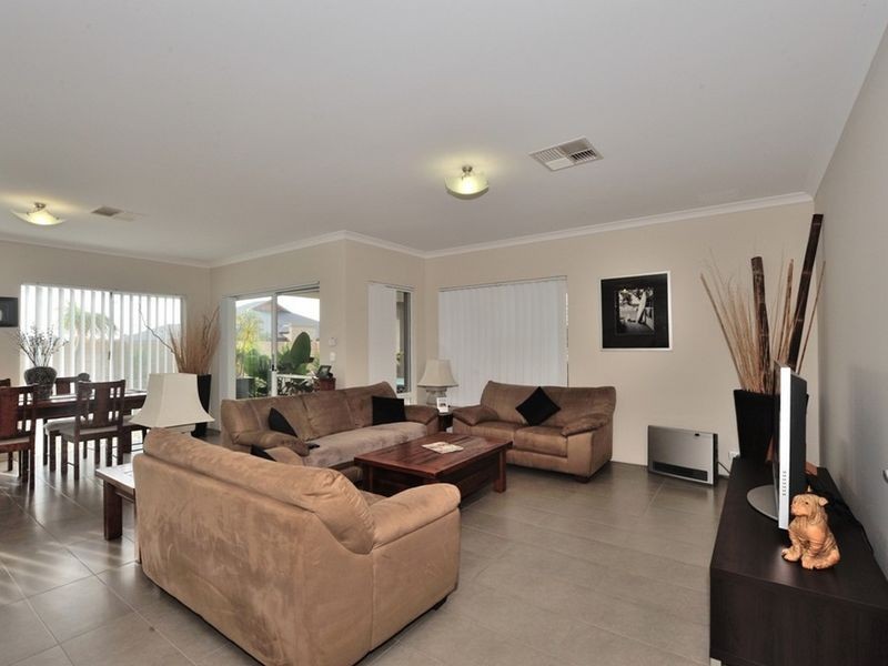 18 Adriana Way, Halls Head WA 6210