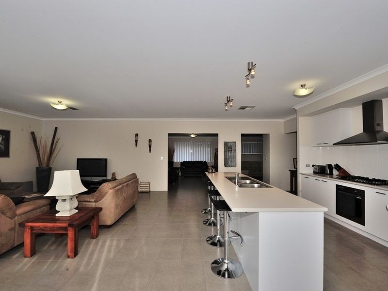 18 Adriana Way, Halls Head WA 6210