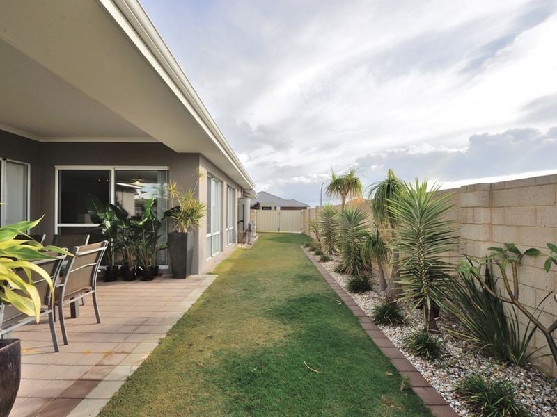 18 Adriana Way, Halls Head WA 6210