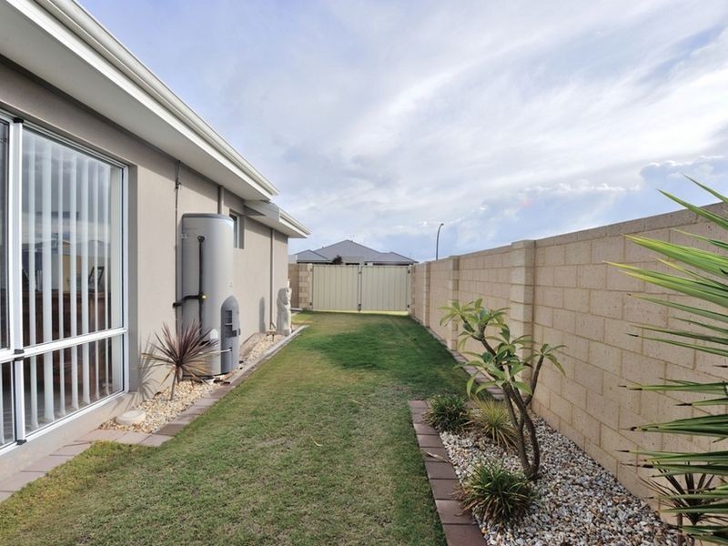 18 Adriana Way, Halls Head WA 6210