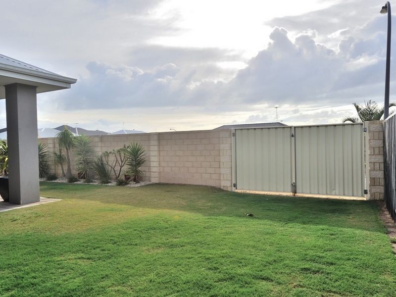 18 Adriana Way, Halls Head WA 6210