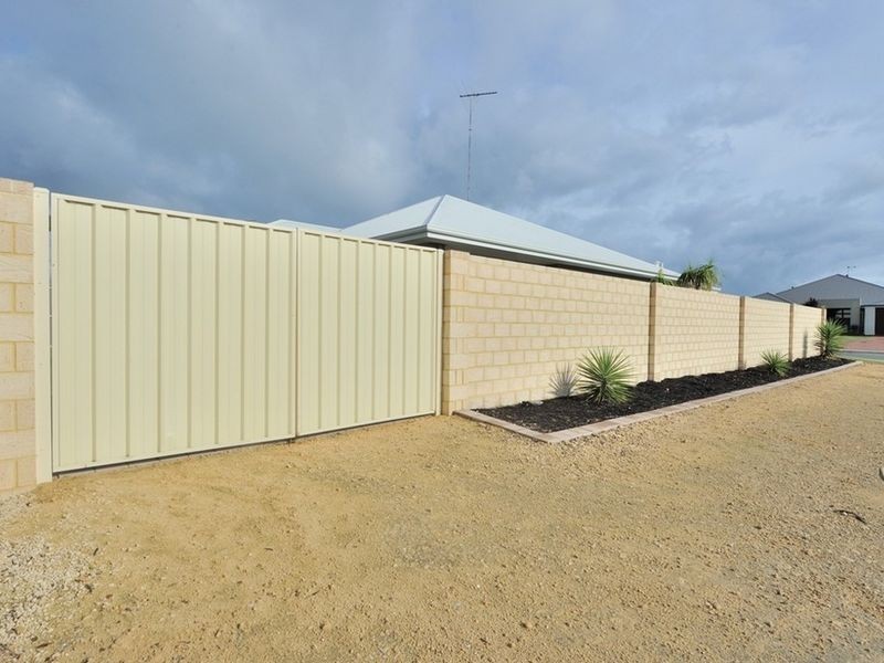 18 Adriana Way, Halls Head WA 6210