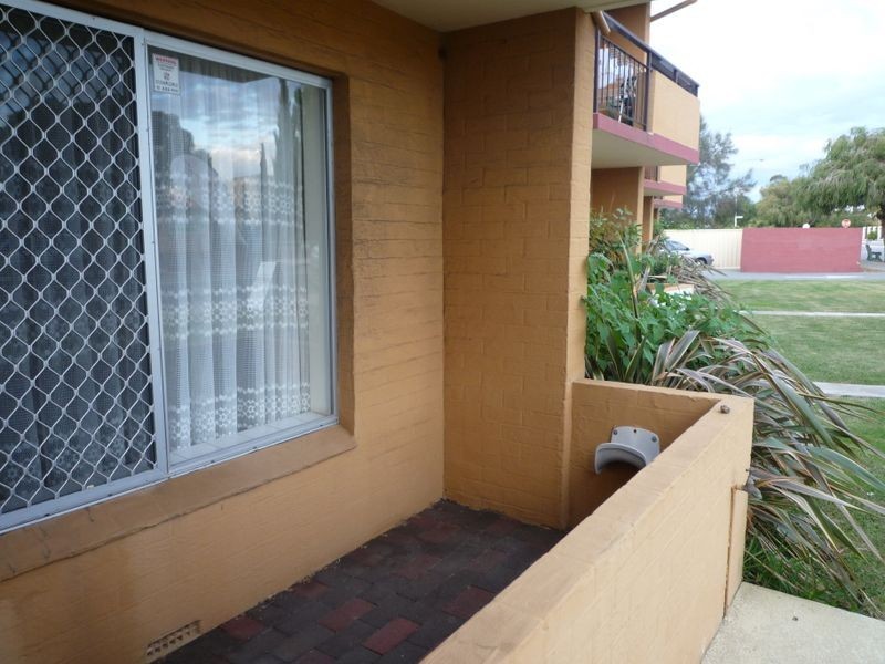 2/25 Sholl Street, Mandurah WA 6210