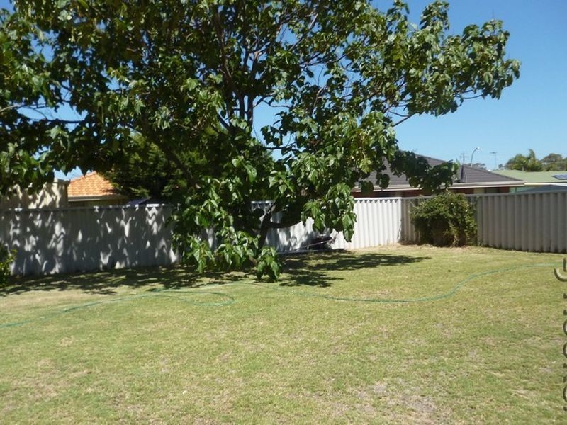 3 Manya Close, Greenfields WA 6210