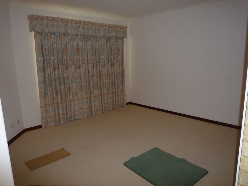 11 Vermont Ave,, Meadow Springs WA 6210