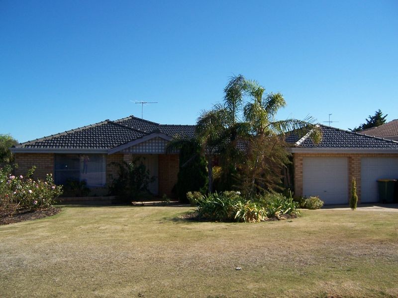 8 Bucentaur Avenue, HALLS HEAD, Mandurah WA 6210