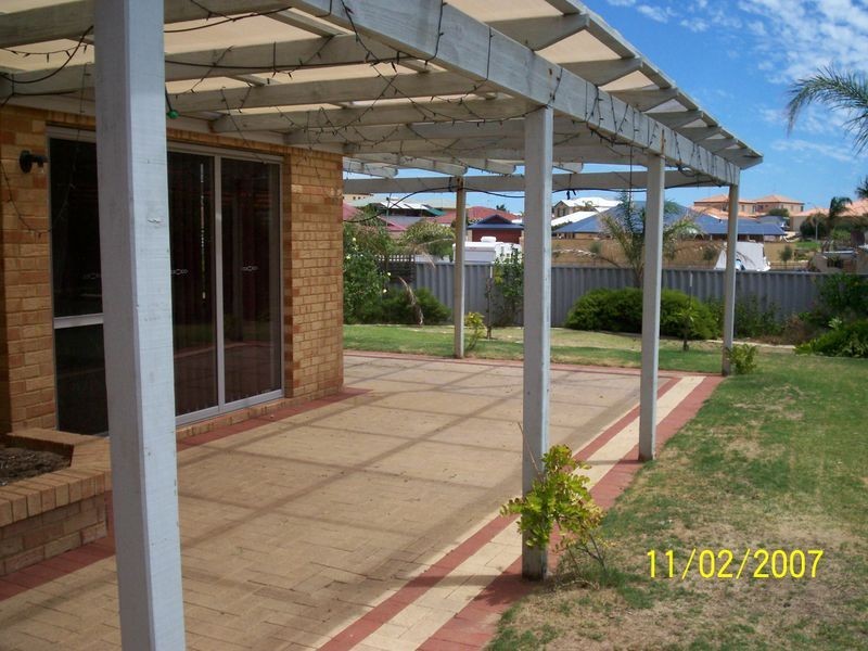 8 Bucentaur Avenue, HALLS HEAD, Mandurah WA 6210