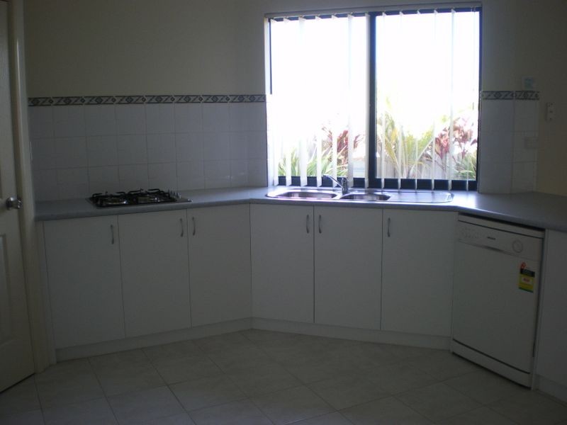 196 Peelwood Parade, HALLS HEAD, Mandurah WA 6210