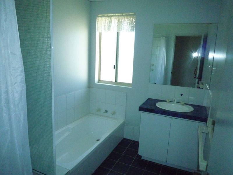 2 Wintersweet Place, Halls Head, Halls Head WA 6210