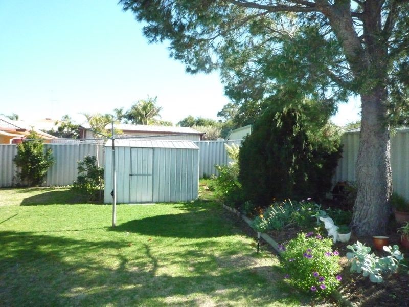 2 Wintersweet Place, Halls Head, Halls Head WA 6210