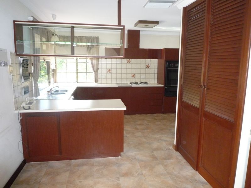 27 Oaklands Avenue, Halls Head WA 6210