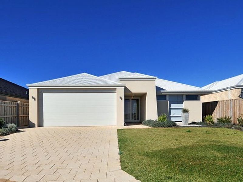 227 Peelwood Parade, Halls Head WA 6210