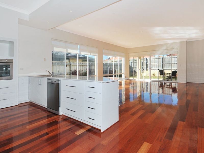 227 Peelwood Parade, Halls Head WA 6210