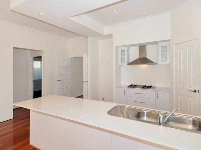 227 Peelwood Parade, Halls Head WA 6210