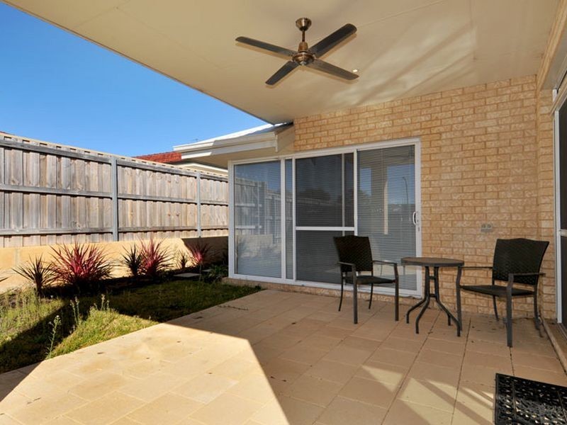 227 Peelwood Parade, Halls Head WA 6210