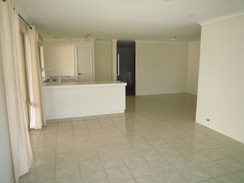 15 Reynolds Avenue, Greenfields WA 6210