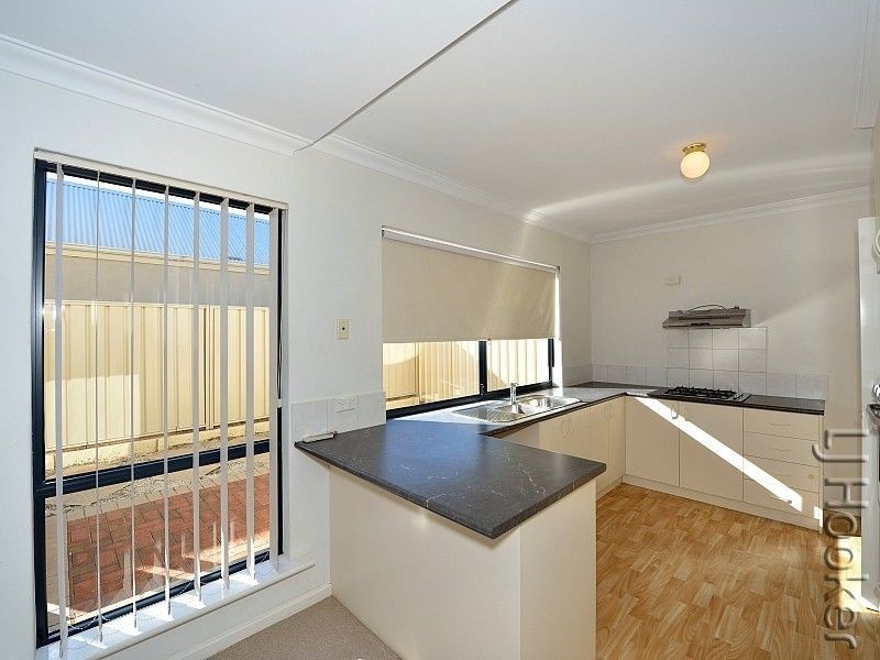 4/6 Churchill Avenue, Dudley Park WA 6210