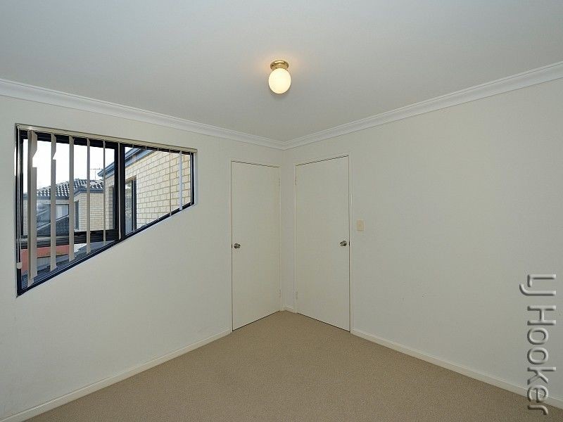 4/6 Churchill Avenue, Dudley Park WA 6210