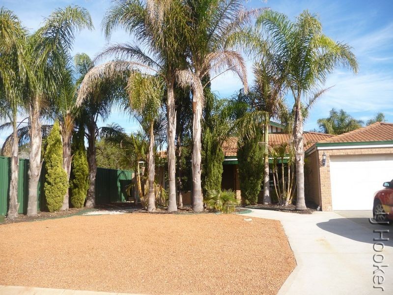 14 Berkeley Close, Greenfields WA 6210