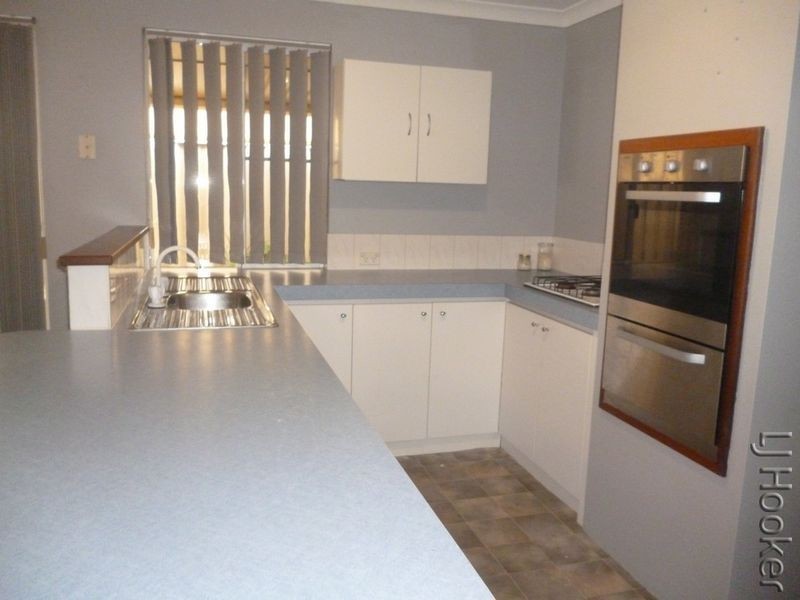 14 Berkeley Close, Greenfields WA 6210