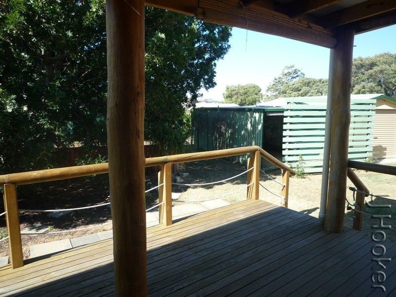 16 Oversby Street, Halls Head WA 6210