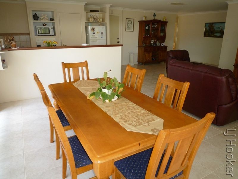 4A Medford Court, Meadow Springs WA 6210