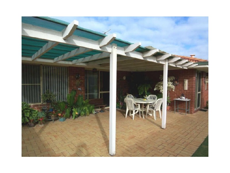 1 Calypso Road, Halls Head WA 6210