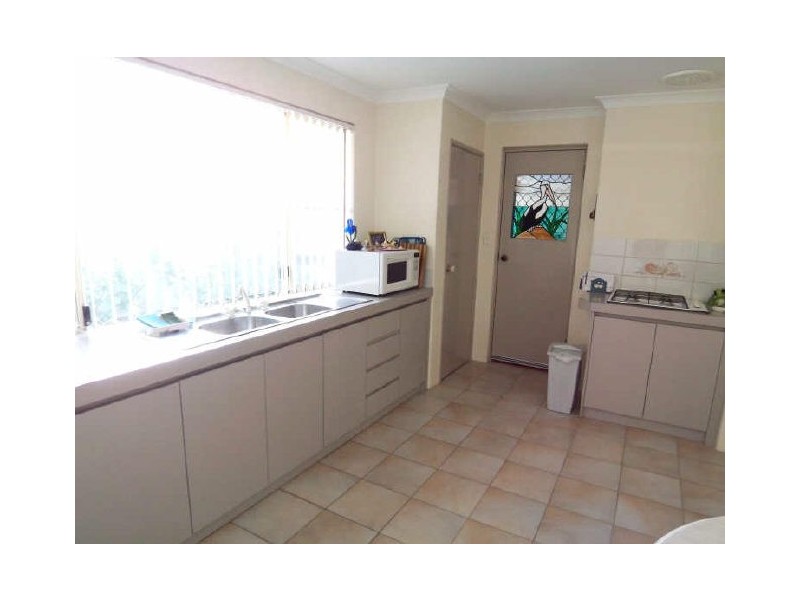 1 Calypso Road, Halls Head WA 6210