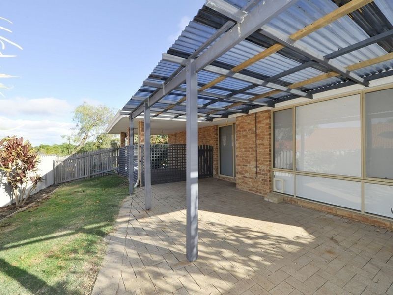 5A Honeysuckle Ramble, Halls Head WA 6210