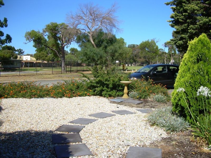 8 Brigadoon Close, Halls Head WA 6210